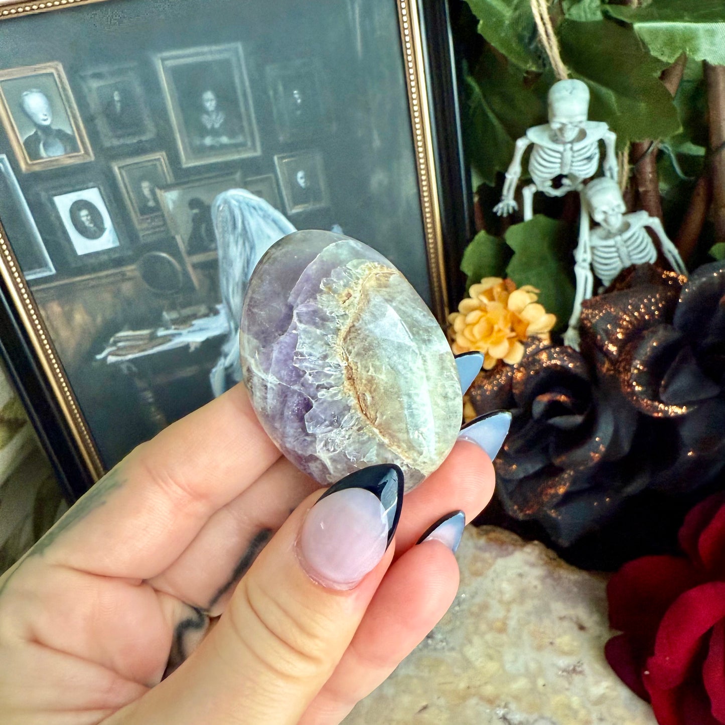 Dream Amethyst Palmstone, Stress Relieving, Third Eye Chakra