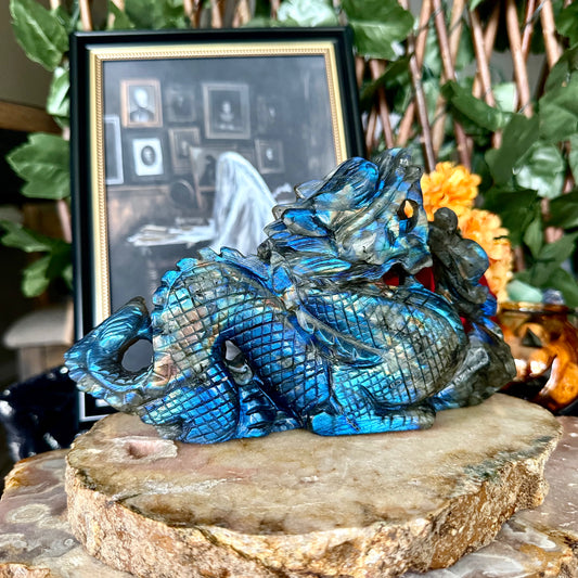 High-Flash Labradorite Carved Dragon, Blue Flash, Intuition Crystal