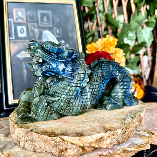 High-Flash Labradorite Carved Dragon, Blue Flash, Intuition Crystal